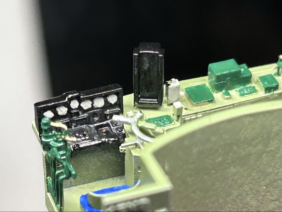 【HO】TOMIX EF81 双頭連結器搭載車用　運転台パーツ(未塗装品)_画像1