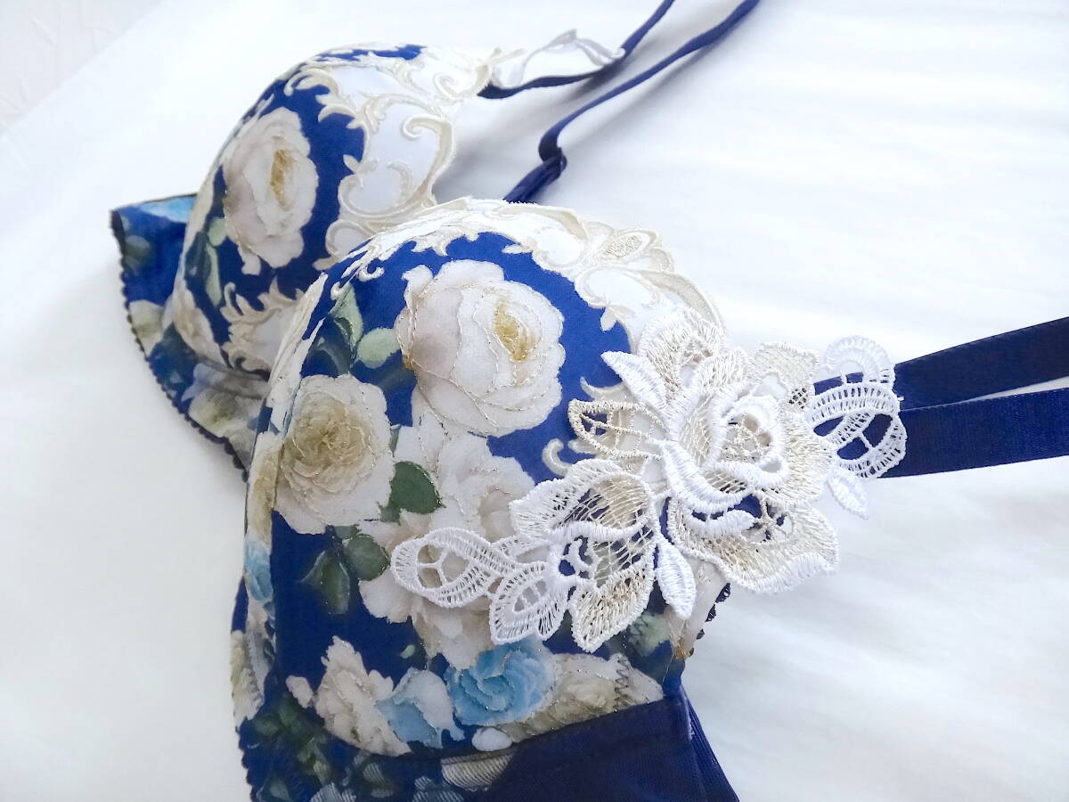 【送料込】ワコール ルジェ ブラD75&ショーツL 青白薔薇ゴールドラメスワロラヴィジュールパルファージュサルートトレフルラゼPJトリンプ_画像5