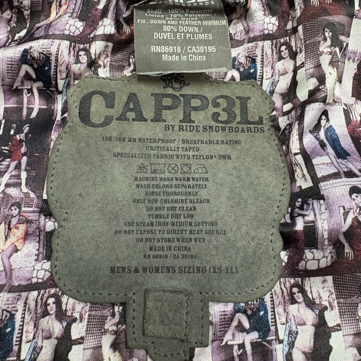 y2k CAPP3L Girls Photo ダウンジャケット テック アメリカ スノーボード ブランド 総柄 グラフィック セクシーガール ストリート _画像4