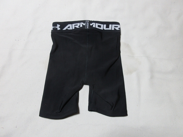 A-420★アンダーアーマー・1295663♪黒色/ジュニア ヒートギア アーマー インナー スパッツ(YLG)★ _画像2