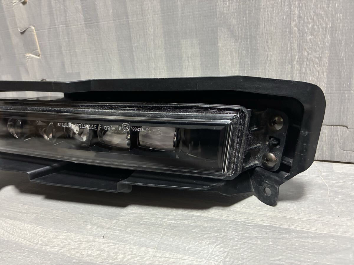 破損無し RV3 RV4 RV5 RV6 ヴェゼル 純正 左フォグランプ スタンレー W3742_画像3