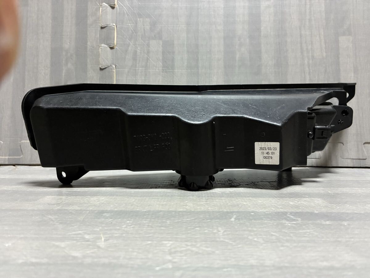 破損無し RV3 RV4 RV5 RV6 ヴェゼル 純正 左フォグランプ スタンレー W3742_画像4