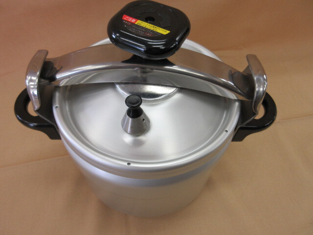 RIKEN 　家庭用圧力鍋　RSK-60　リケン　22cm　理研　両手鍋_画像2
