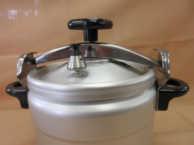 RIKEN 　家庭用圧力鍋　RSK-60　リケン　22cm　理研　両手鍋_画像3
