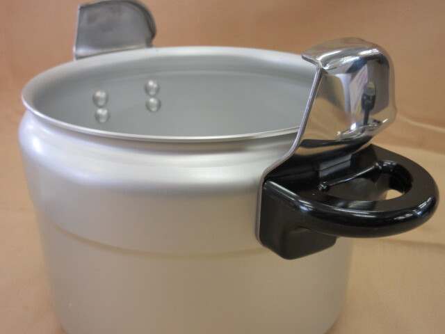 RIKEN 　家庭用圧力鍋　RSK-60　リケン　22cm　理研　両手鍋_画像4