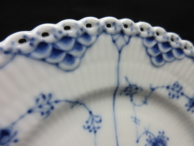 ロイヤルコペンハーゲン　ブルーフルーテッド フルレース　17センチ　プレート6枚セット_画像3