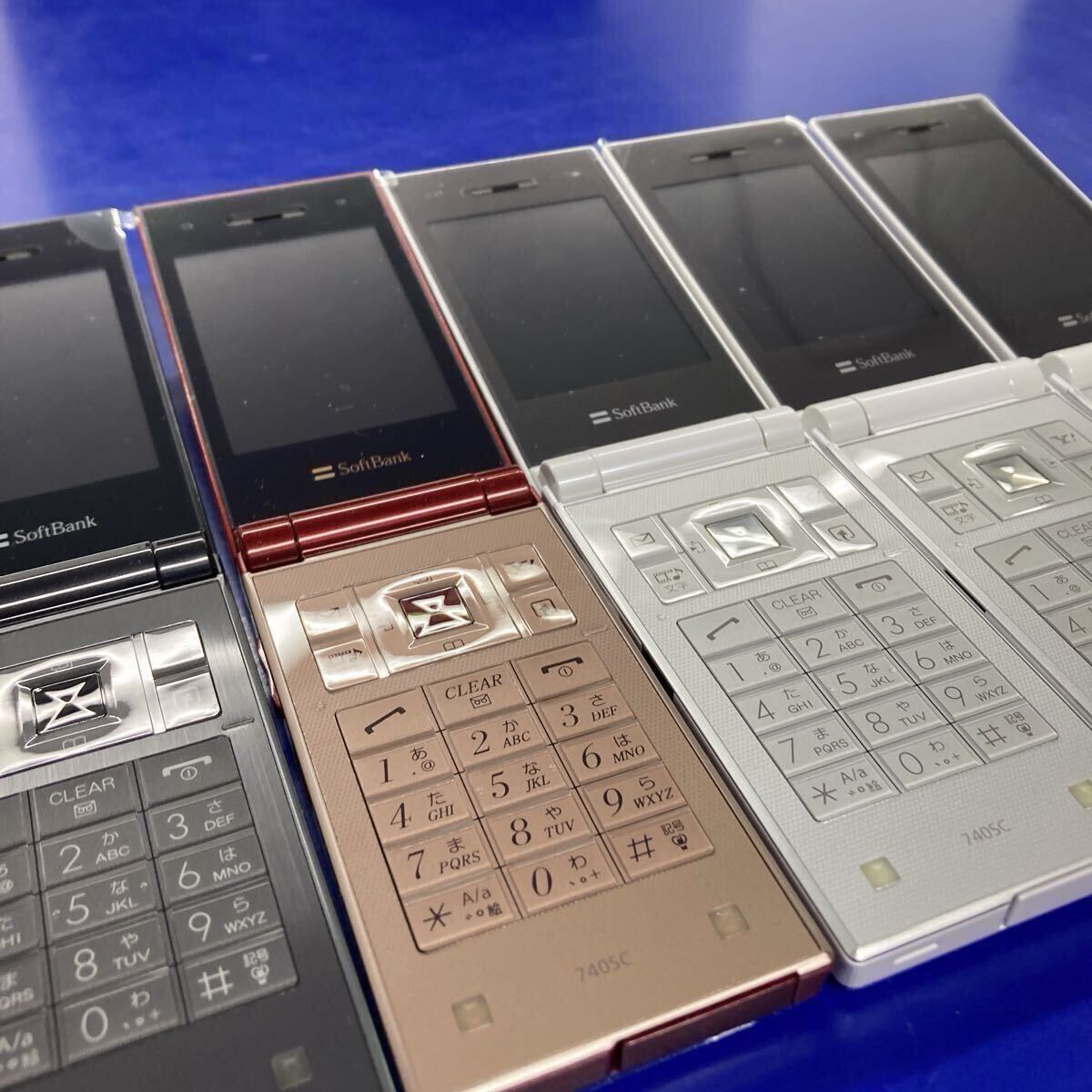 【ジャンク品30台】【未使用本体含む】【送料込】ガラケー 携帯電話 au スマホ 部品取り iPhone ドコモ SoftBank 携帯 送料無料_画像5