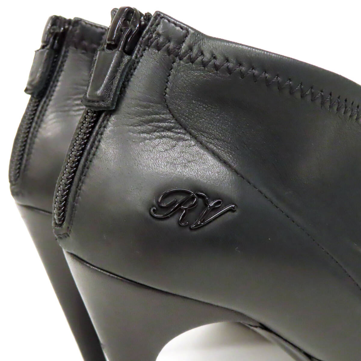 28037 Roger Vivier ロジェヴィヴィエ アンクルブーツ ブーティー ショートブーツ パンプス レザー バックジップ size36.5 黒 イタリア製_画像5