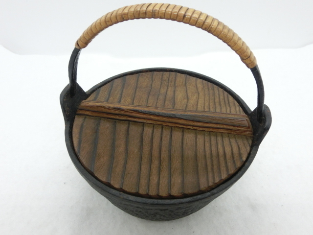 ★南部 鉄器 菊泉堂 つる 付 田舎鍋 灰皿 鉄瓶 保管品 【dgs2162】_画像8