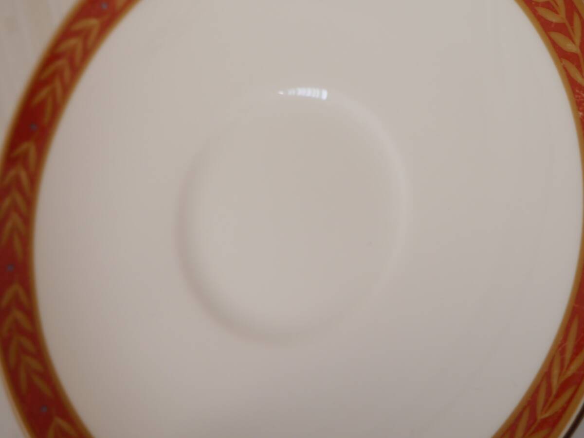 ◆中古◆WEDGWOOD ウェッジウッド オーガスタス ソーサーのみ 1枚のみ 金彩 AUGASTUS BONE CHINA イギリス製◆訳あり◆n24 *05_画像4