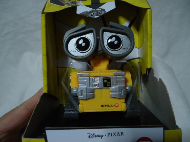 ＵＳ　2024年製　WALL・E　ウォーリー　9センチ　フィギュア　ドール　飾り物　新品　未開封物　マテル_画像2