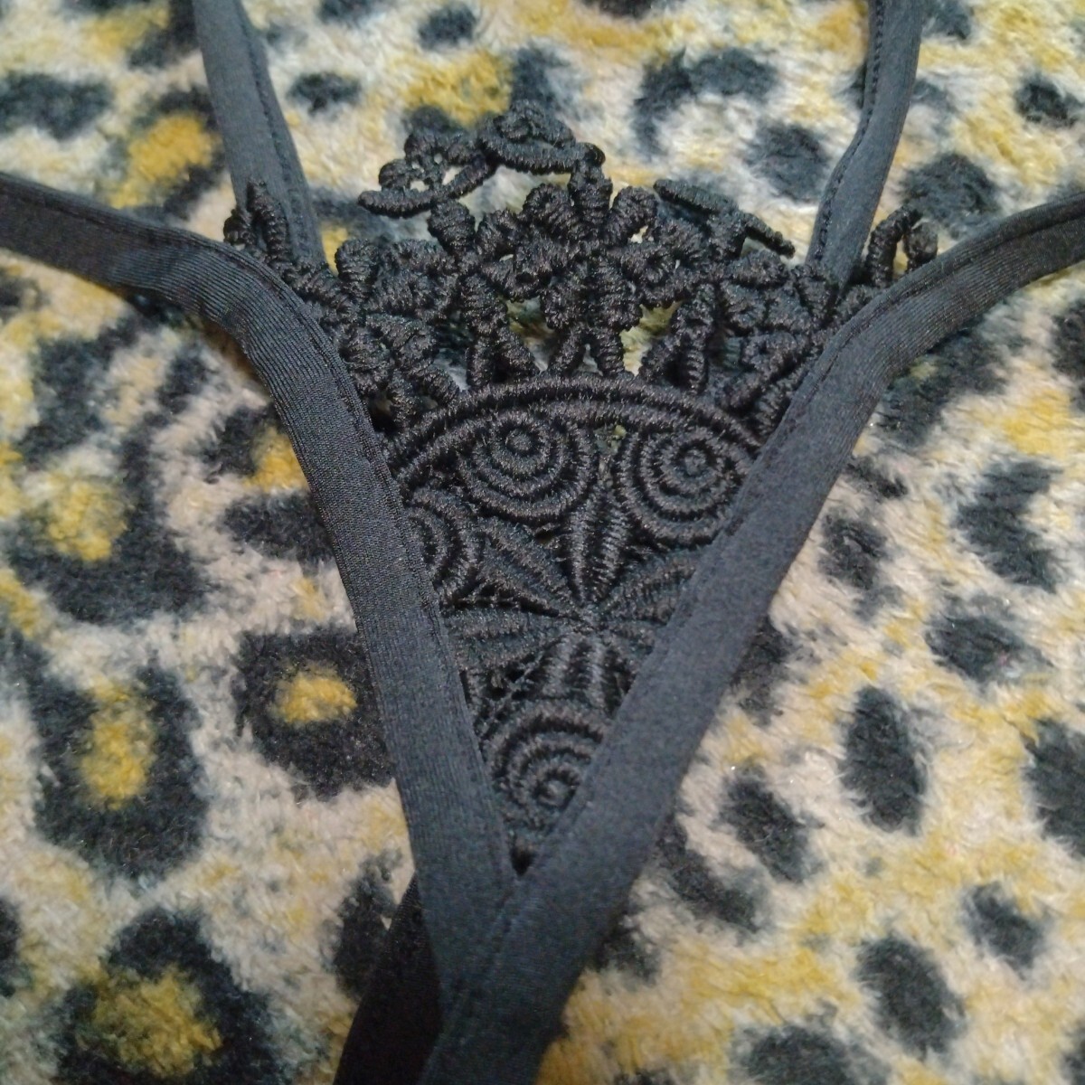 ジュエリングショーツ オープンクロッチ ブラックパイピング ゴールドチェーン Tバック 魔性の女 フリーサイズ_画像7