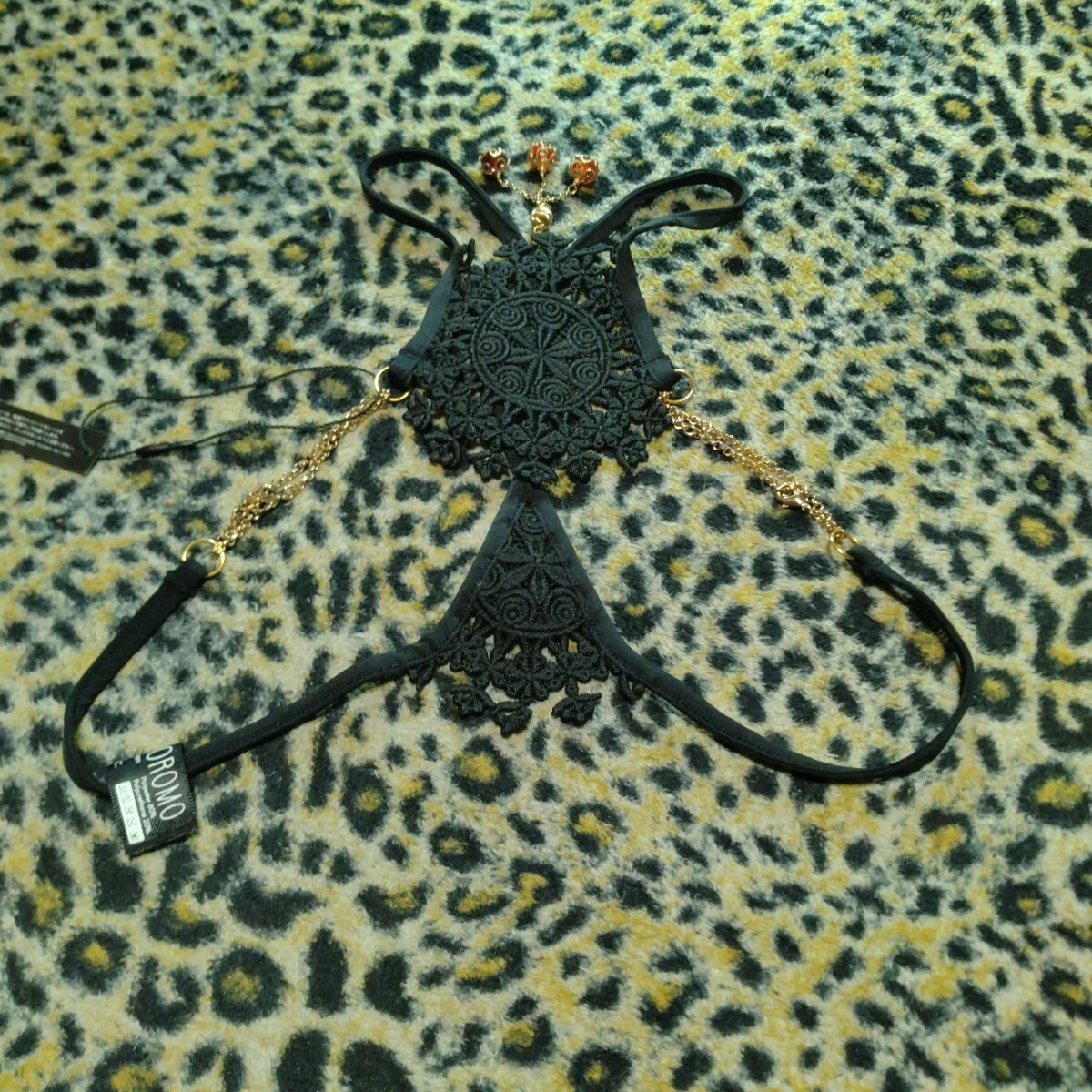 ジュエリングショーツ オープンクロッチ ブラックパイピング ゴールドチェーン Tバック 魔性の女 フリーサイズ_画像8