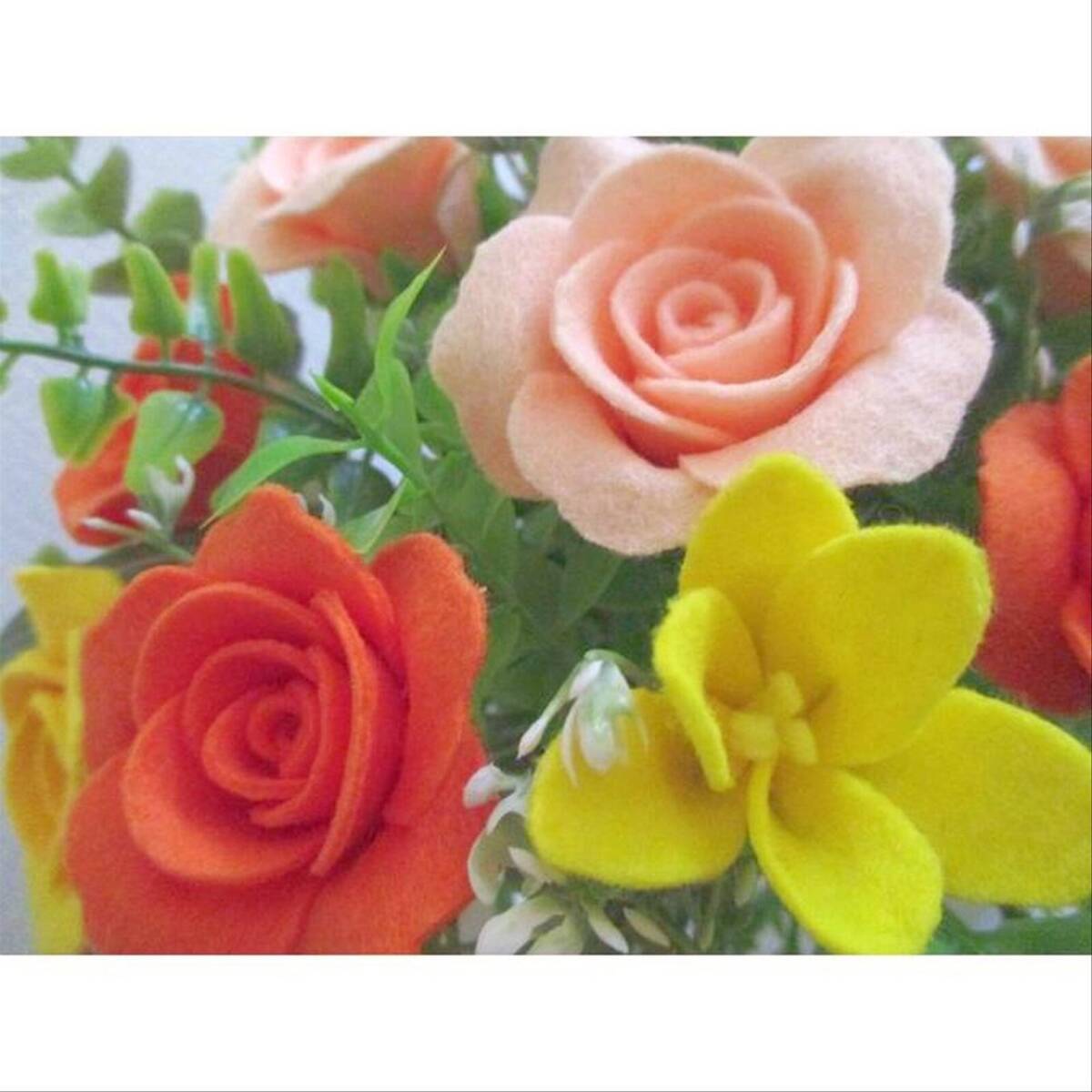 薔薇とフリージア＊フェルトフラワー アレンジメント＊花ギフト アートフラワー テーブルフラワー ハンドメイド 退職祝い 新築祝い_画像4