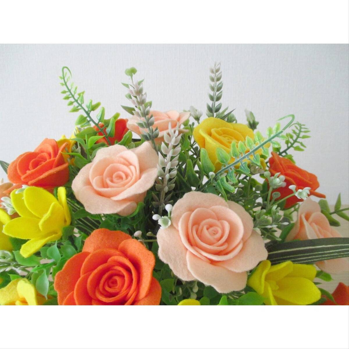 薔薇とフリージア＊フェルトフラワー アレンジメント＊花ギフト アートフラワー テーブルフラワー ハンドメイド 退職祝い 新築祝い_画像3
