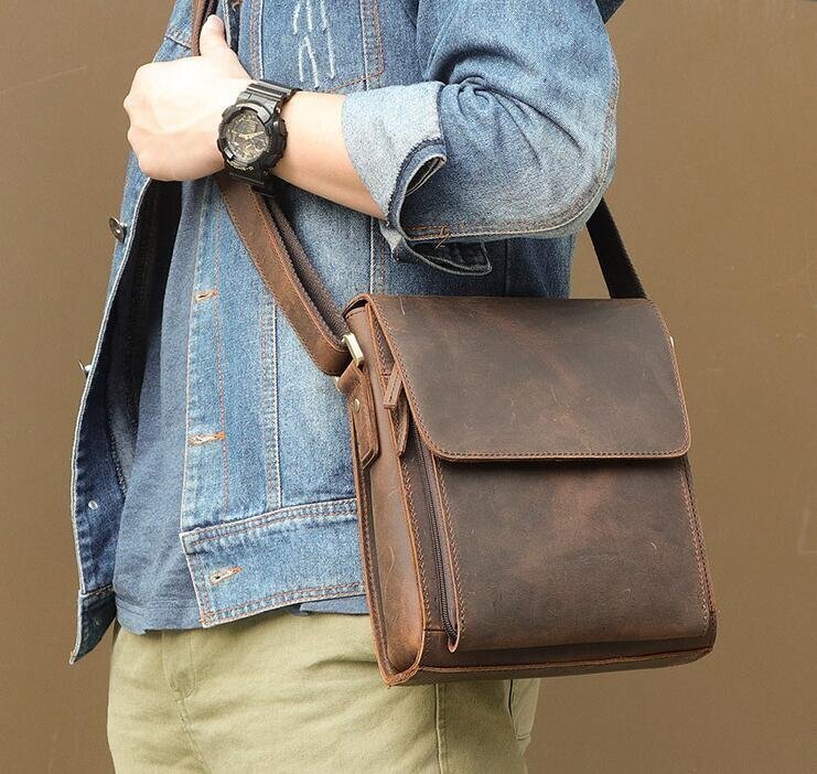 超人気！本革ショルダーバッグ メンズ レザー アンティーク 斜め掛け鞄 メッセンジャーバッグ 厚みレザー 縦型 iPad収納_画像2