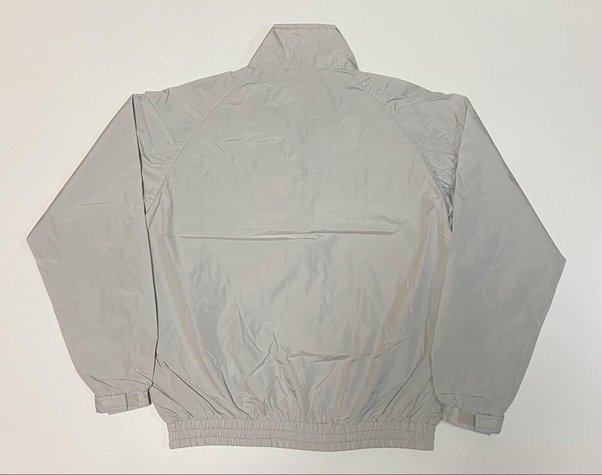 ＊送料込み格安＊新品無地ナイロンジャンパー＊グレー＊FREEサイズ＊M〜Lサイズ_画像2