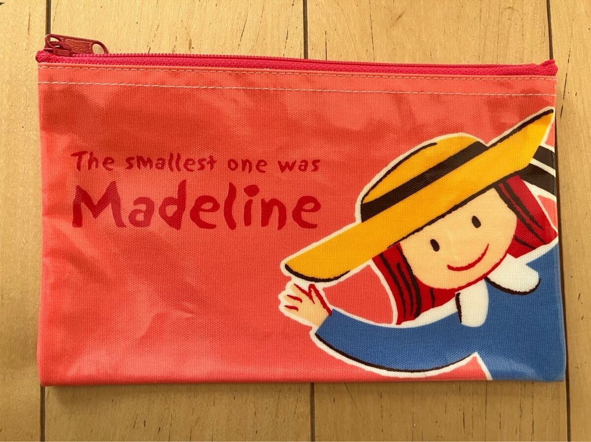 ファミリア マドレーヌちゃん ナイロンポーチ_画像1