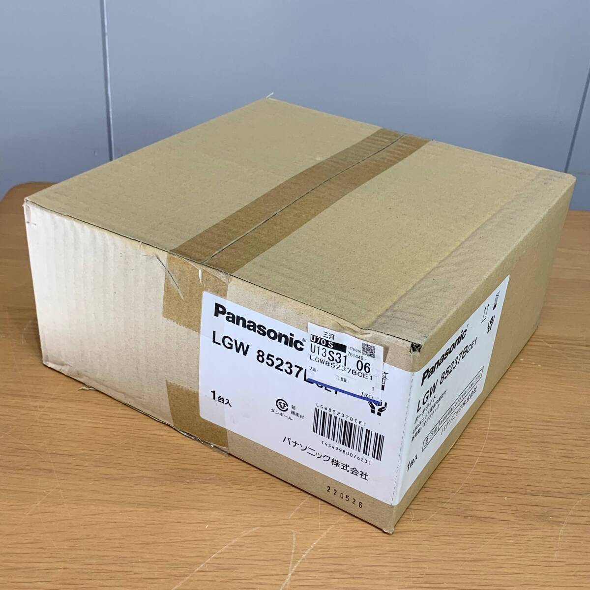 B1☆2 Panasonic ポーチライト LGW85237BCE1 照明器具 41104M01_画像1