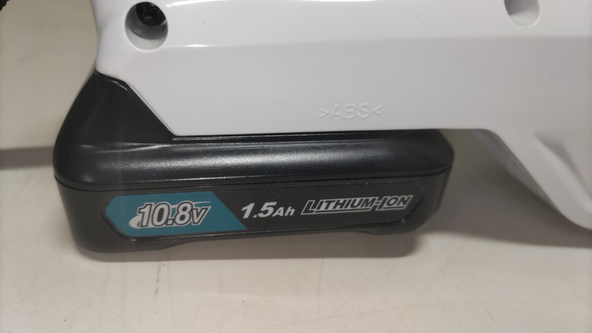 ジャンク/マキタ 充電式クリーナー CL107FD 動作未確認_画像7