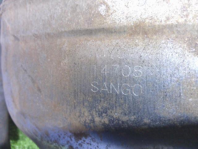 ヴィッツ DBA-NSP130 リアマフラー U 070 17430-47110_画像3