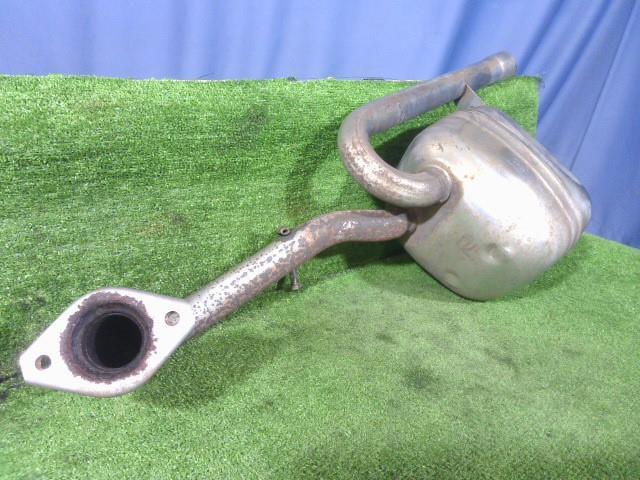 ヴィッツ DBA-NSP130 リアマフラー U 070 17430-47110_画像4