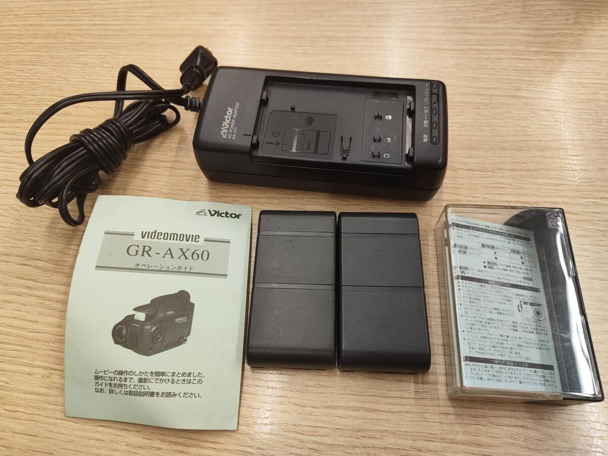 #14033 Victor ビクター VIDEO MOVIE ビデオムービー GR-AX60 通電確認済 VHS-Cテープ対応 コンパクトビデオテープ 中古品 現状品_画像2