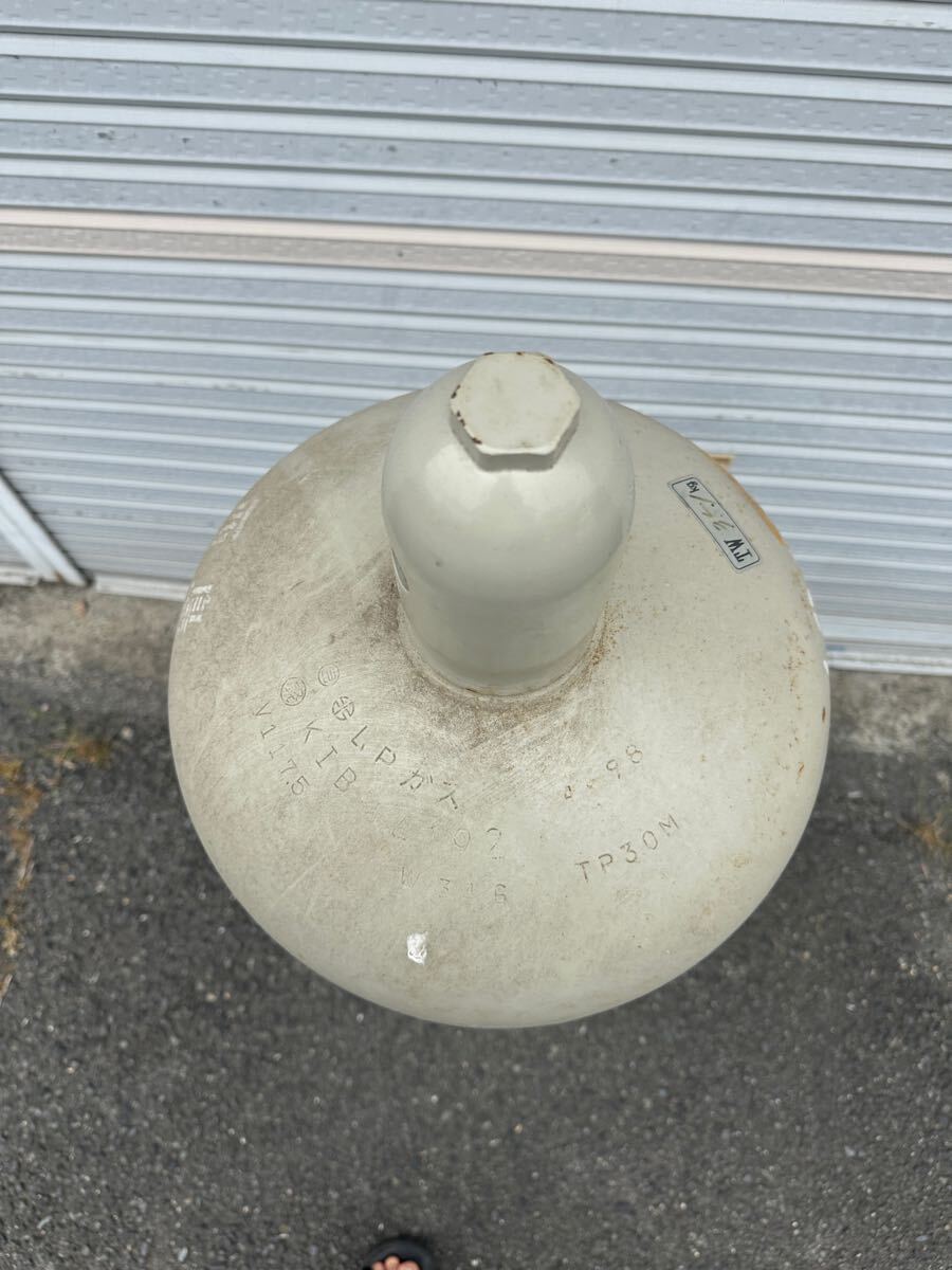 空ボンベ:LPガスボンベ50kg容器 期限切れ 期限切れ穴あけ処理済み 薪ストーブ BBQコンロに☆残り1個no358-666_画像2