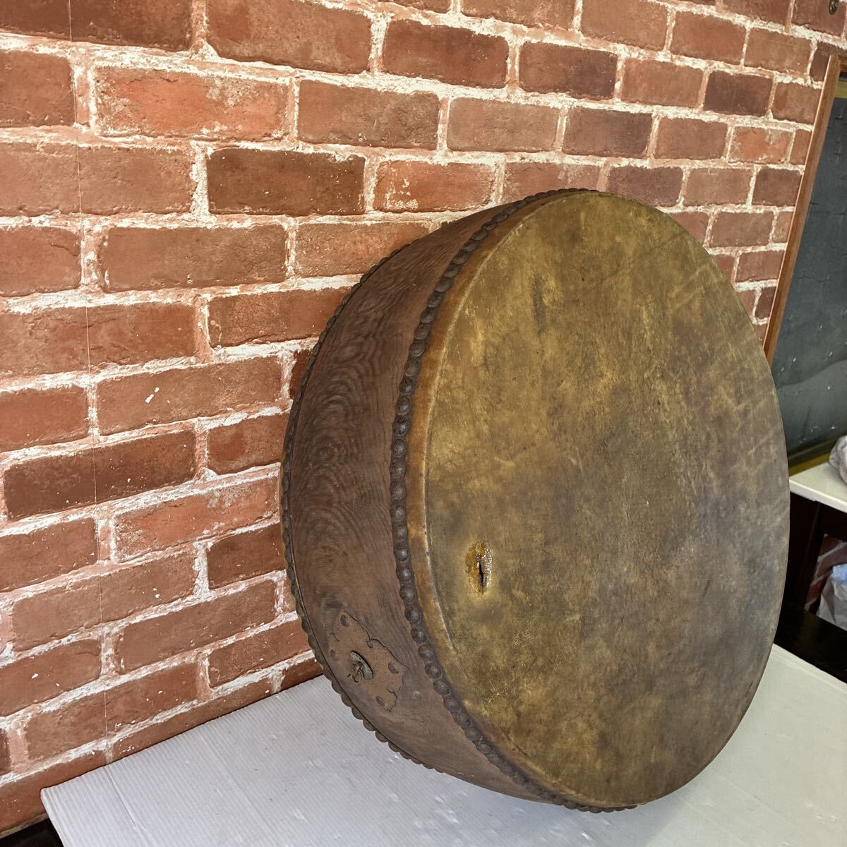 [ утиль ] традиционные японские музыкальные инструменты японский барабан музыкальные инструменты flat futoshi тамбурин без тарелочек диаметр примерно 57cm трещина есть flat futoshi тамбурин без тарелочек времена предмет подлинная вещь масса примерно 4.8kg палочки есть 