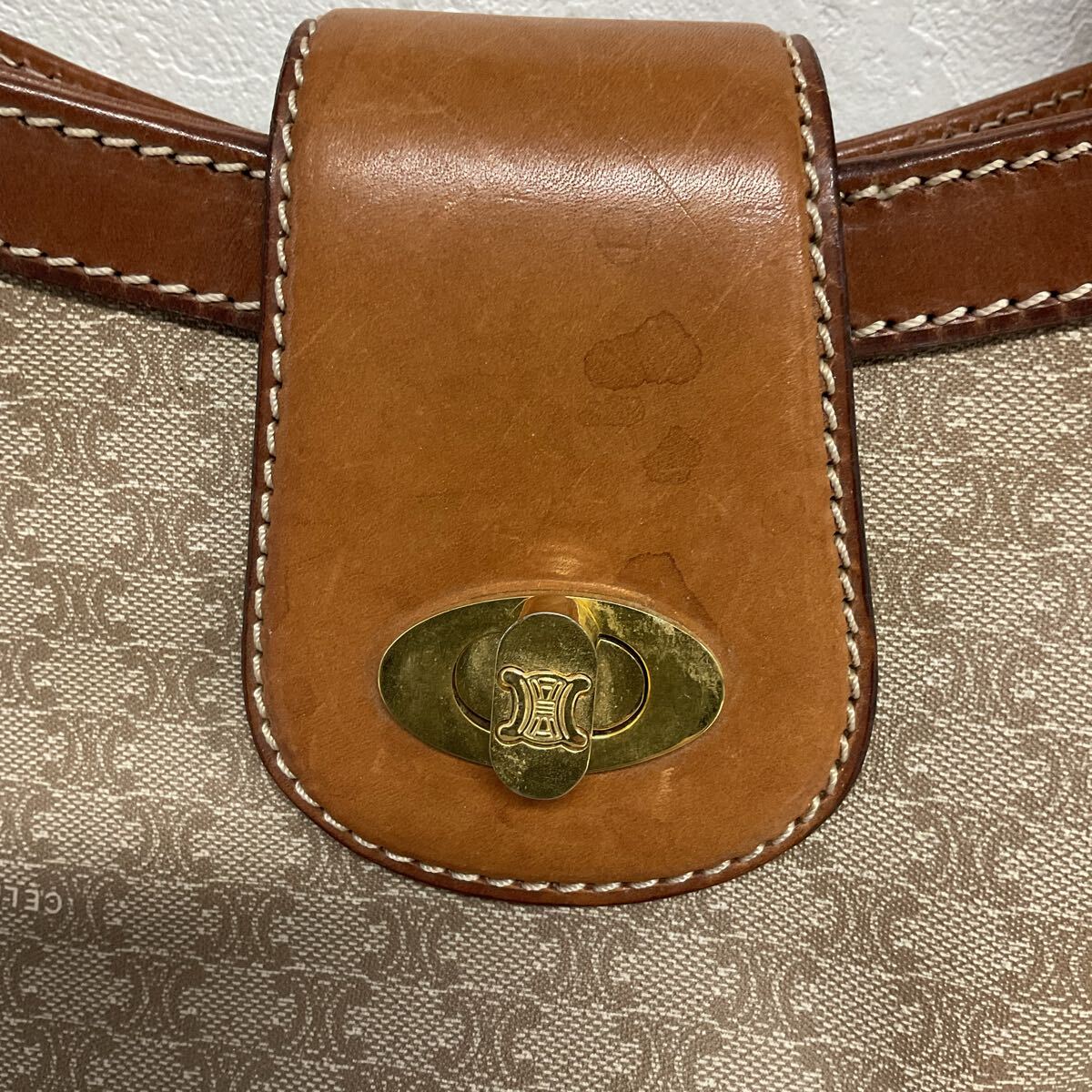 営NI356ー80◆ CELINE セリーヌ M06 マカダム ブラウン レザー 肩掛け ショルダーバッグ_画像2