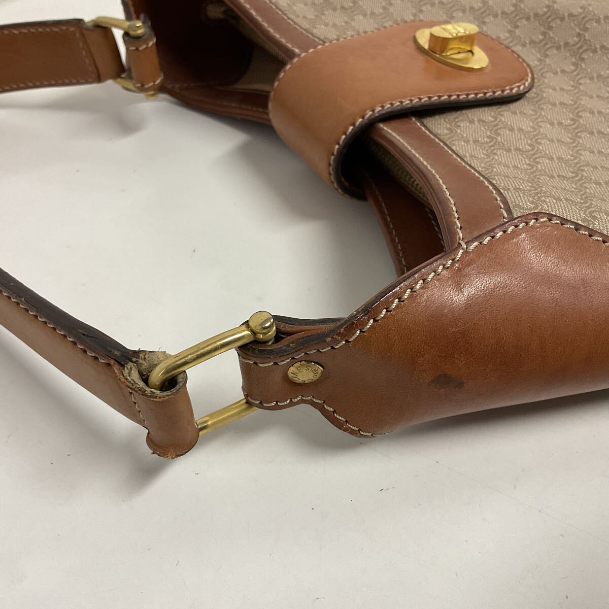 営NI356ー80◆ CELINE セリーヌ M06 マカダム ブラウン レザー 肩掛け ショルダーバッグ_画像6