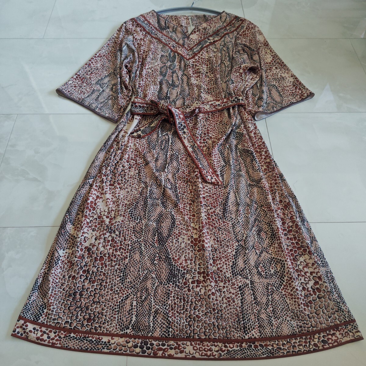 LEONARD レオナール パイソン柄ワンピース カンカン 40_画像1