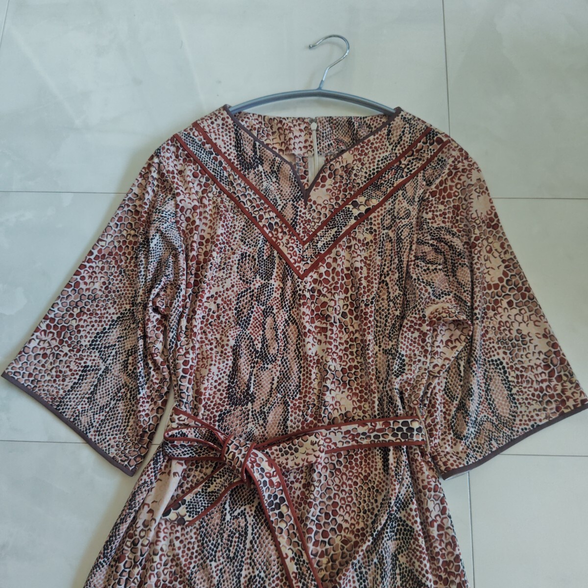 LEONARD レオナール パイソン柄ワンピース カンカン 40_画像2