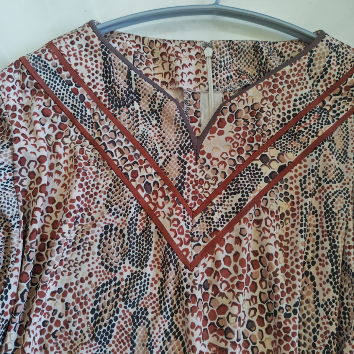 LEONARD レオナール パイソン柄ワンピース カンカン 40_画像3