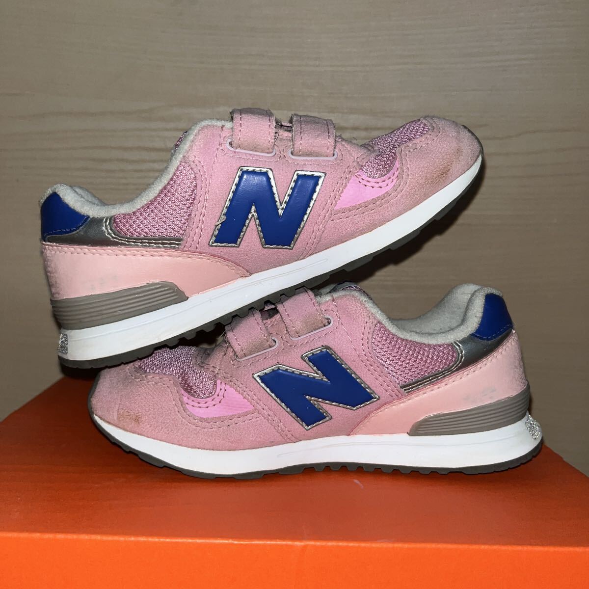ニューバランス スニーカー キッズ New Balance ピンク 運動靴 ダメージ少ない 薄紫 新品に近い_画像3