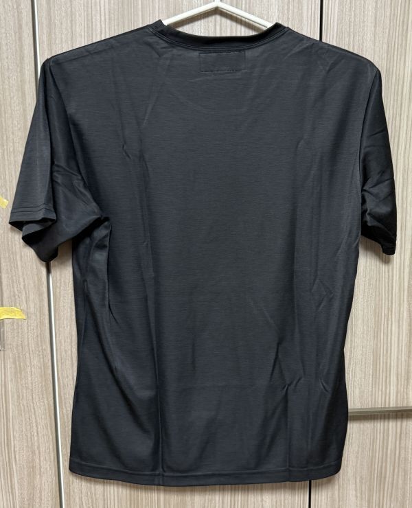 イッセイ・ミヤケ　1325 Tシャツ　箔押し　新品　Issey Miyake Mサイズ_画像3