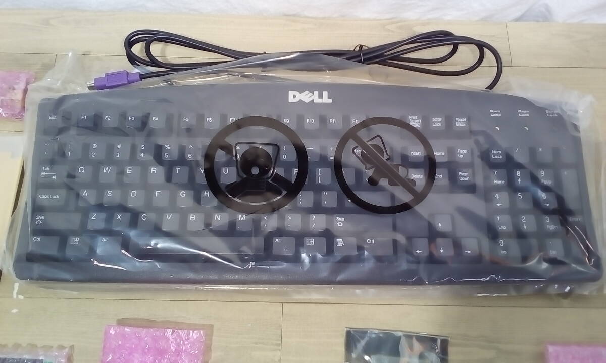 ◇パソコンパーツ 13点 おまとめ　キーボード　マザーボード　パーツ　部品　ノートパソコン　キーボード/DELL PC 動作未確認 ジャンク品_画像4
