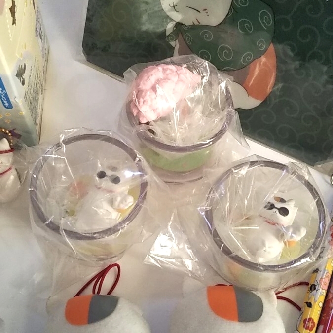 *夏目友人帳*グッズまとめて ニャンコ先生四季折々てらりうむ 縁起紐根付け フィギュア ボールペン キーホルダー マスクケース などなど_画像2