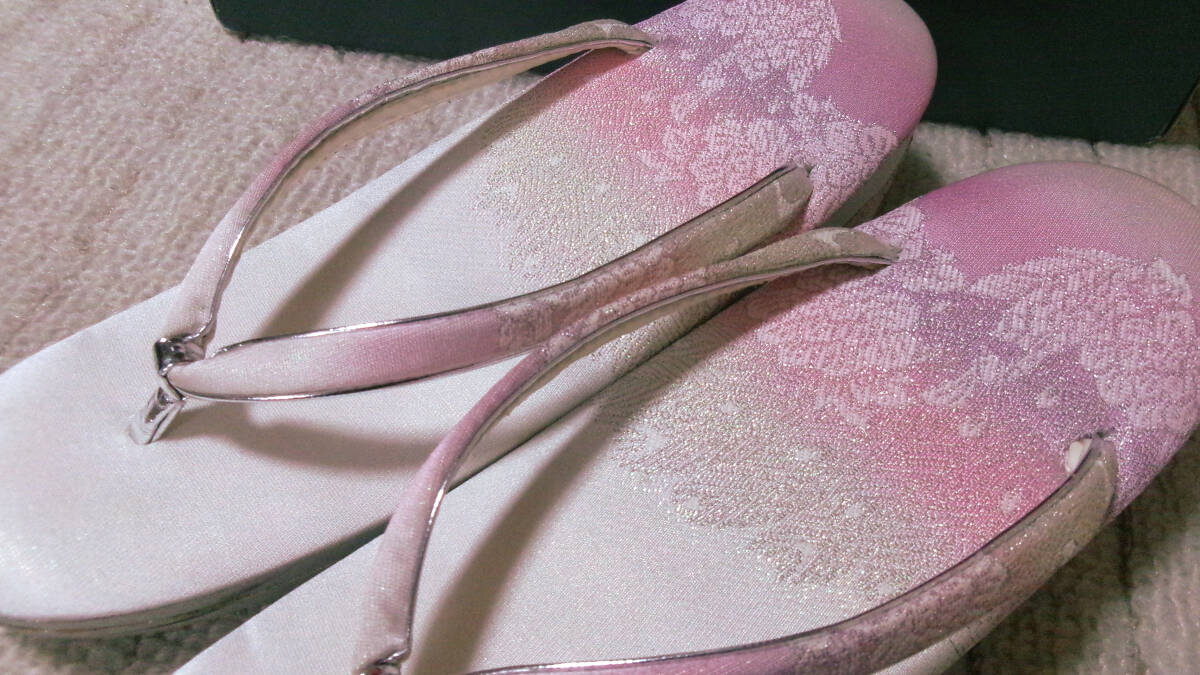 【経年保管品】礼装用※白色羽根華柄※和装※草履※24㎝。：＊_画像3