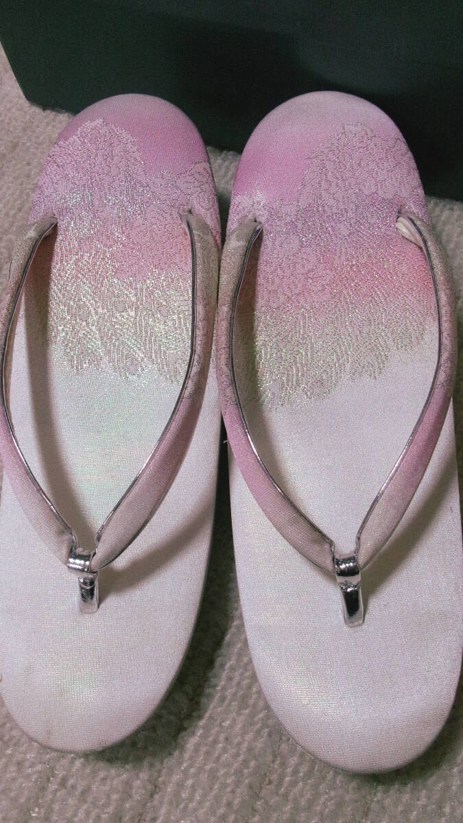 【経年保管品】礼装用※白色羽根華柄※和装※草履※24㎝。：＊_画像2