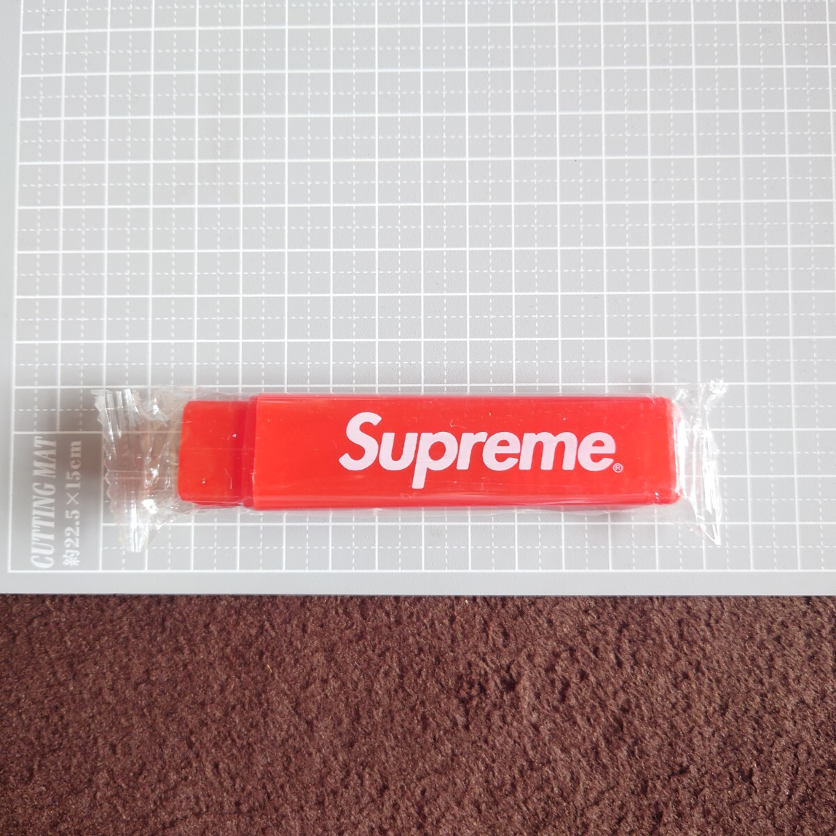 最終出品!! シュプリーム Travel Toothbrush 歯ブラシ ノベルティ 17AW 正規品 送料無料!! 匿名配送 追跡可能 SUPREME Supreme supreme_画像1