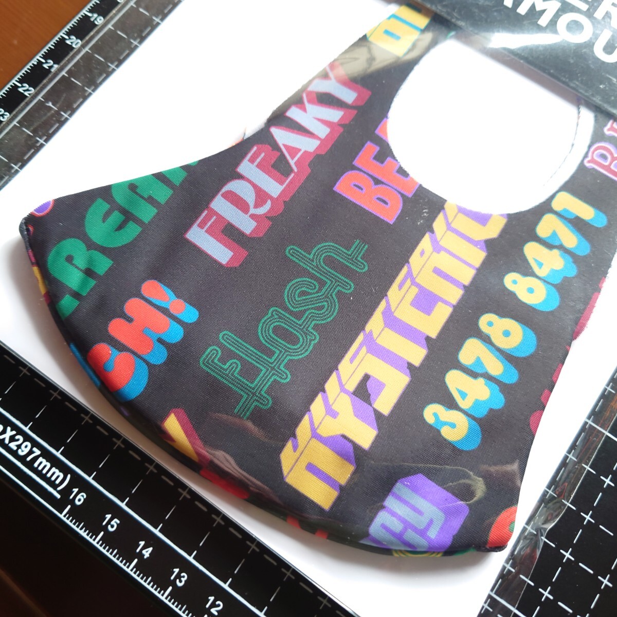 ヒステリックグラマー マスク 正規品 送料無料!! 匿名配送 追跡可能 新品未使用 未開封 オゾンコミュニティ 総柄_画像2