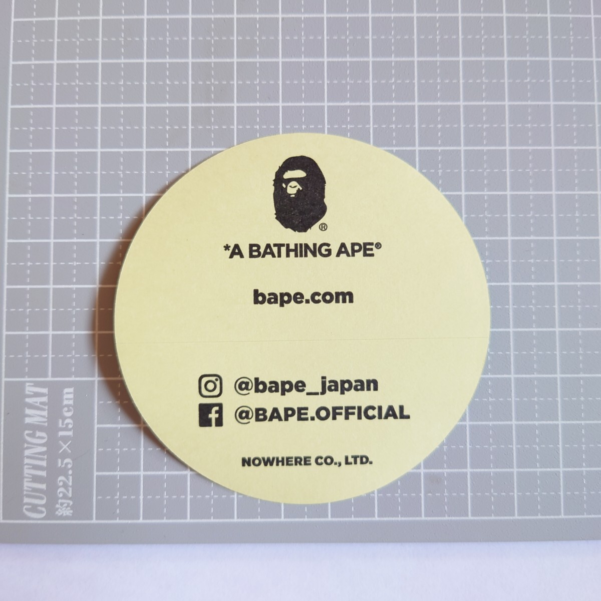 最終出品!! A BATHING APE ステッカー 正規品 BUSY SHARK 送料無料!! 匿名配送 追跡可能 ベイプ アベイシングエイプ 新品未使用_画像2