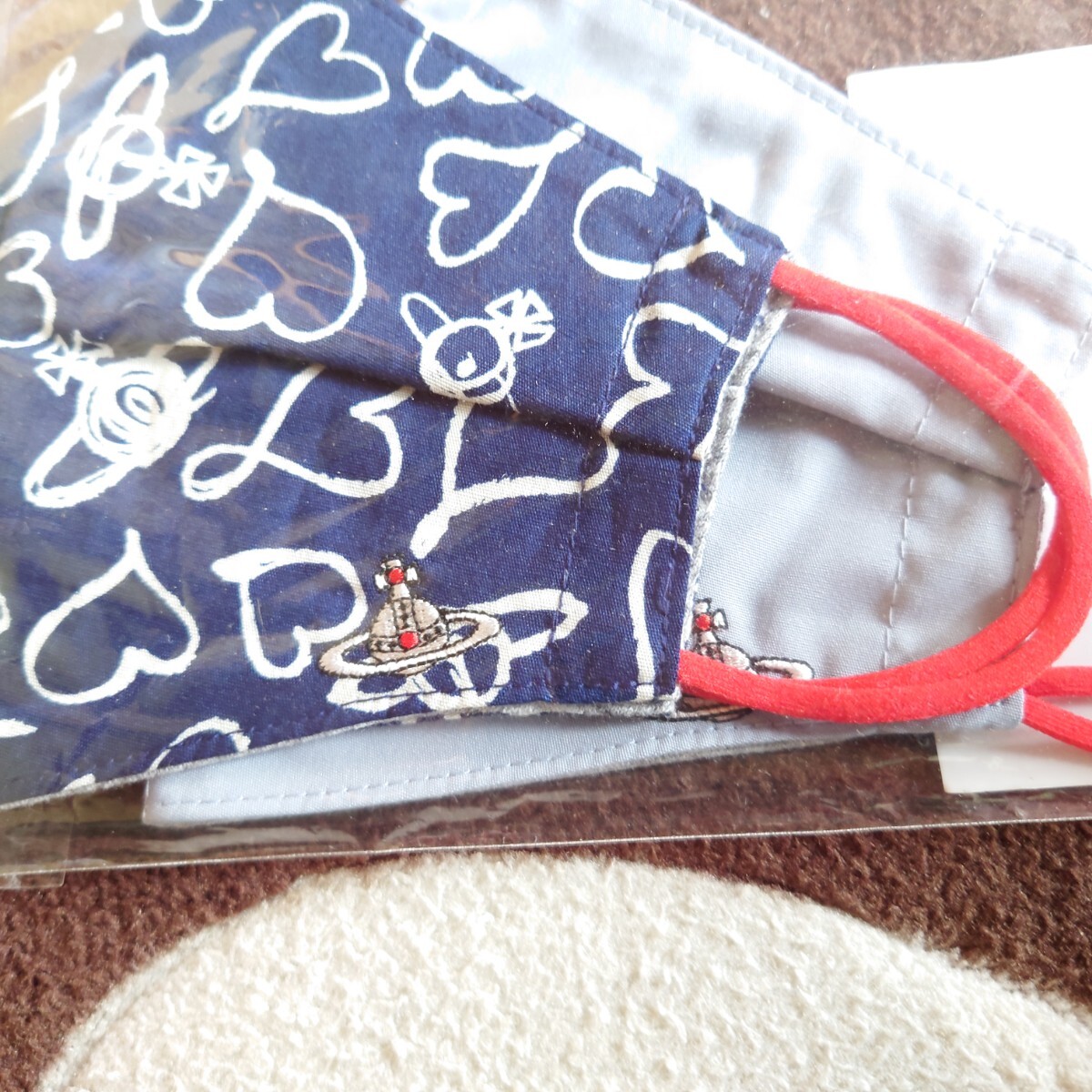 Vivienne Westwood 布マスク 正規品 2枚セット 新品未使用未開封 送料無料!! 匿名配送 追跡可能 オーブ ヴィヴィアンウエストウッド ハート_画像2