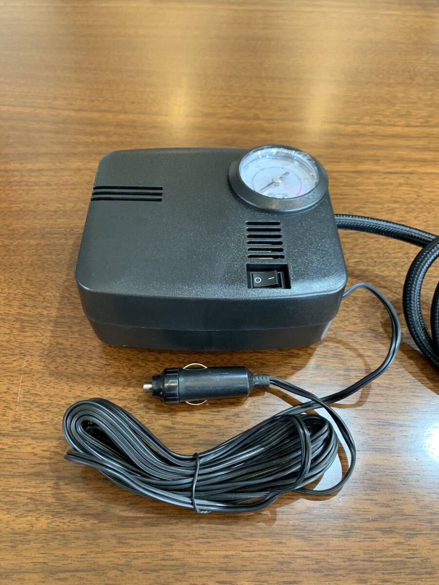 平置き型エアーコンプレッサー ヤナセ純正のモデルチェンジ版 タイヤのメンテナンス以外にも使える本当に便利な電動空気入れ 未使用新品_画像2