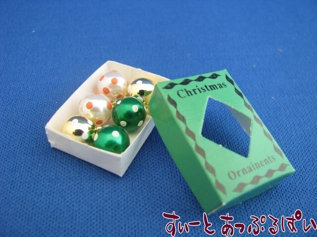 クリックポスト可 ミニチュア　ボックス入りクリスマスオーナメント　グリーン　IM65128　ドールハウス用_画像1