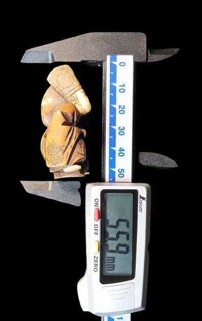  Самшит мелколистный гравюра netsuke [... три номер .]. зуб из .. Edo времена 