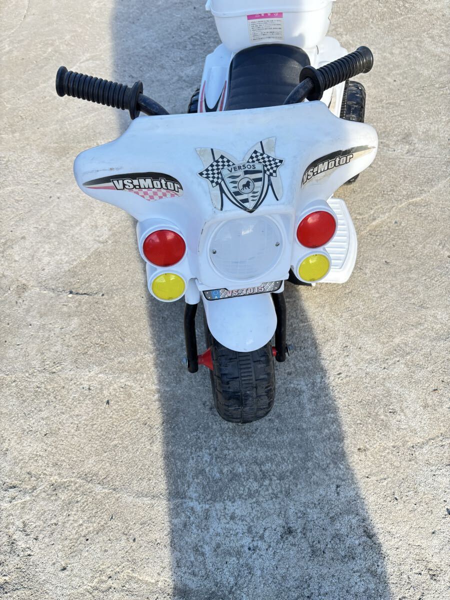 子供用電動乗用バイク おもちゃ　白ホワイト おもちゃ 電動バイク 乗用玩具　バッテリー無し　充電器無し　現状 中古 山形より_画像7
