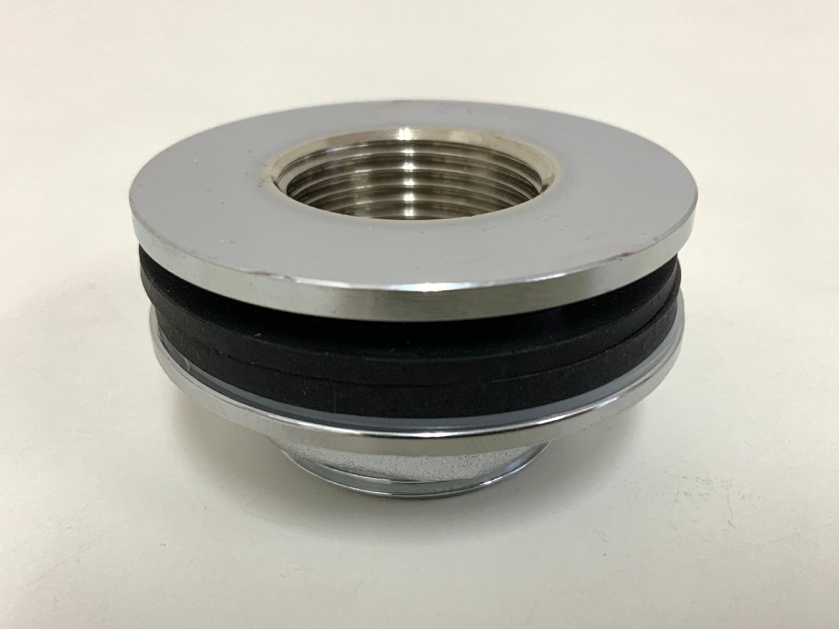 【金物屋在庫品】 KAKUDAI カクダイ タンク取付金具 呼び２０ 黄銅 617-105-20 受水槽や高架タンクと給水管の接続 ②_画像1