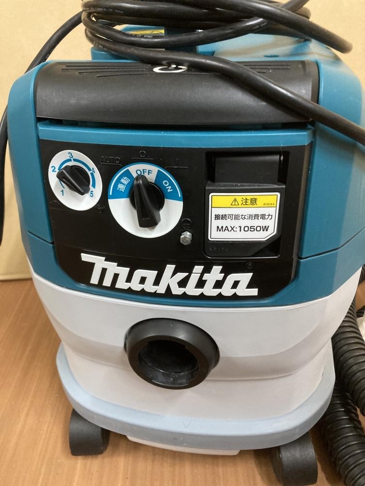 012◆おすすめ品◆マキタ 乾湿両用集じん機 VC1520　※外箱の持ち手部分ダンボール破れあり_画像2